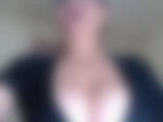 Milfcamila's Live Sex Cam Show