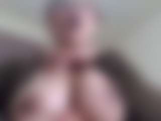 Milfcamila's Live Sex Cam Show