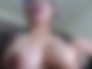 Milfcamila's Live Sex Cam Show