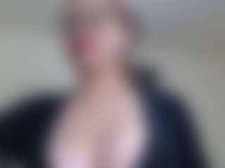 Milfcamila's Live Sex Cam Show