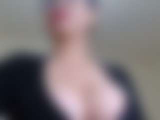Milfcamila MILF webcam performer live streaming
