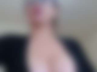 Milfcamila's Live Sex Cam Show