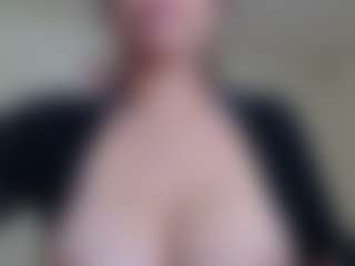 Milfcamila's Live Sex Cam Show