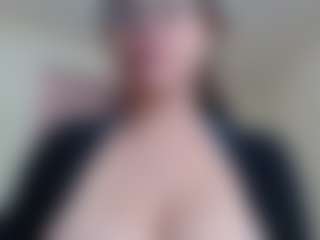 Milfcamila's Live Sex Cam Show
