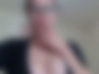 Milfcamila's Live Sex Cam Show
