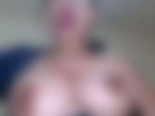 Milfcamila's Live Sex Cam Show