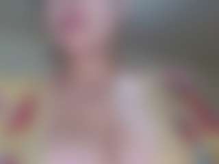 Live cam show with Milfcamila - Hairy Pussy Lovense on Uber Horny