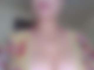 Live cam show with Milfcamila - Tease Curvy on Camsoda