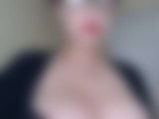 Milfcamila's Live Sex Cam Show