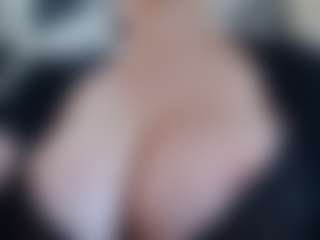 Milfcamila's Live Sex Cam Show