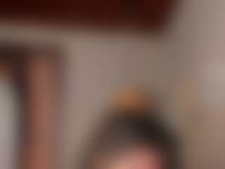 Live cam show with Nayahh - Shaved on fuklive.com