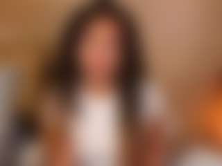 Live cam show with Nayahh - Shaved on numayanayam.club