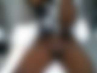 Live cam show with queentalia - Ebony Petite on liverealitysex.com