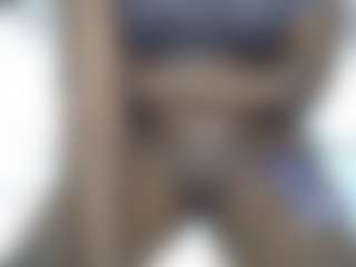 Live cam show with queentalia - Small Ass on Milf Play