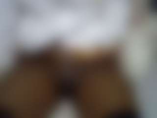 Live cam show with queentalia - Ebony Petite on Gym Cam Girls