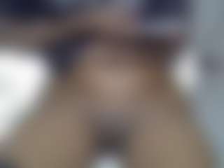 Live cam show with queentalia - Black Petite on LiveSexCams6