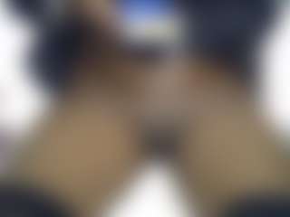 Live cam show with queentalia - Small Ass on CamClone