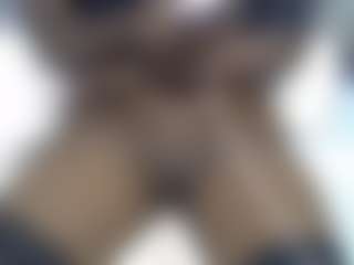 Live cam show with queentalia - Small Ass on Camming Site