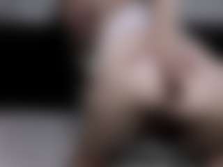 Live cam show with AmberHotQueen - Middle Aged on friskycurves.com
