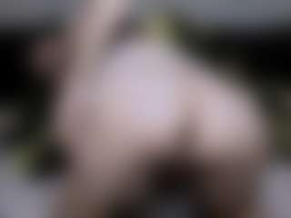 AmberHotQueen's Live Sex Cam Show