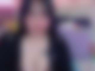 Live cam show with martinamilff - Striptease MILF on Milf Play