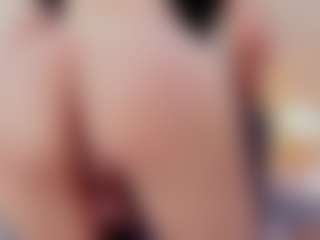 Mia-Thompson-1's Live Sex Cam Show