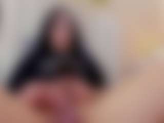 Mia-Thompson-1's Live Sex Cam Show
