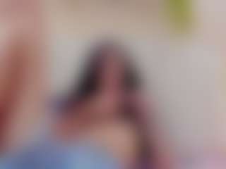 Live cam show with Mia-Thompson-1 - Black Hair on livesuperchat.net