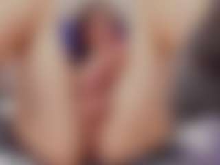 Live cam show with Mia-Thompson-1 - Black Hair on Camsoda