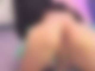 Live cam show with Mia-Thompson-1 - Black Hair on Camsoda