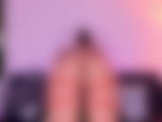 Live cam show with Antonella-Grayy - Small Ass on Milfs Live