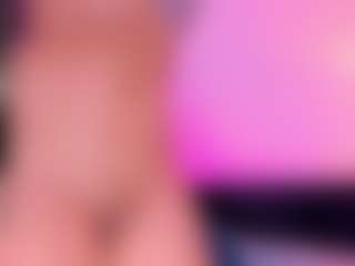 Live cam show with Antonella-Grayy - Skinny on Uber Horny