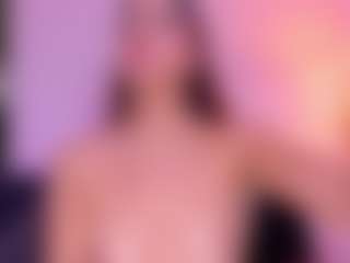 Live cam show with Antonella-Grayy - Control on Camsoda