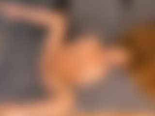 theanytimeshow MILF webcam performer live streaming