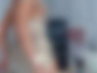 Live cam show with EylinMontana - Spank Lovense on Camsoda