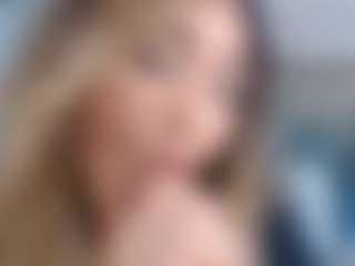 Live cam show with EylinMontana - Shaved Pussy on TottyGirls