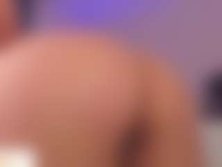 emyli's Live Sex Cam Show