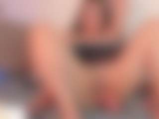 emyli's Live Sex Cam Show