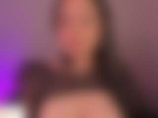 emyli's Live Sex Cam Show