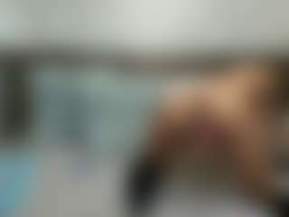 Live cam show with SquirterZoe - Athletic on Streamer API