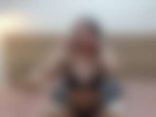 Live cam show with SquirterZoe - Athletic Bedroom on intimatelivegirls.com