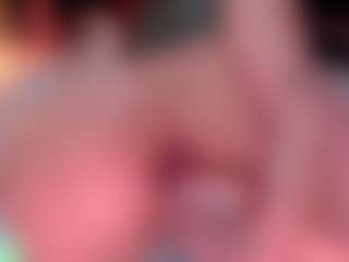 Live cam show with Ailinups - Double Penetration on makecum.org