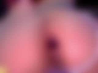 Live cam show with Ailinups - Teen (18+) on milfzrlive.com