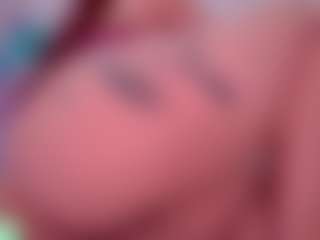 Live cam show with Ailinups - Squirt on Camsoda