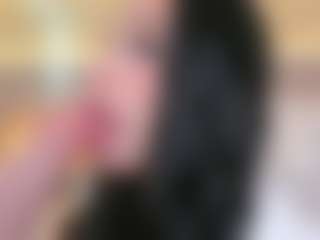 Live cam show with Emma - Facial on Camsoda