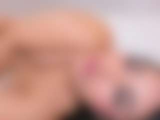 Live cam show with Emma - Twerk on Camming Site