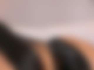 Live cam show with Emma - Petite on sexytreat.net
