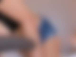 Live cam show with Emma - Cute on AdultVida.com