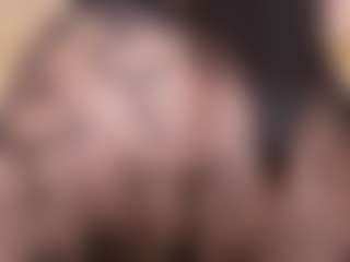 Live cam show with Emma - Facial on StripNow