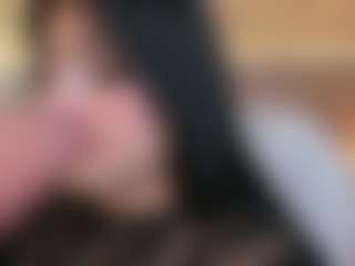 Live cam show with Emma - Petite Young Adult on AdultVida.com